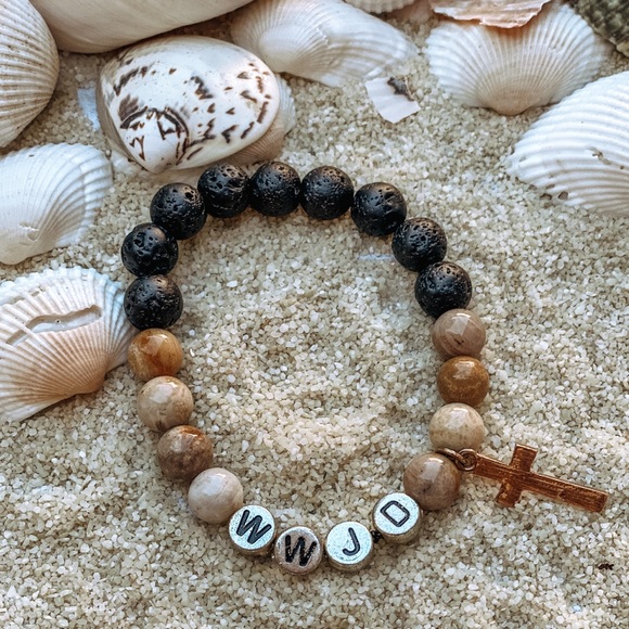 Bracelets - Picture 2 of 6